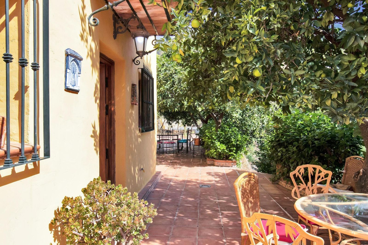 3 Bed Townhouse for sale in Ojén Costa Del Sol, Málaga, Spain