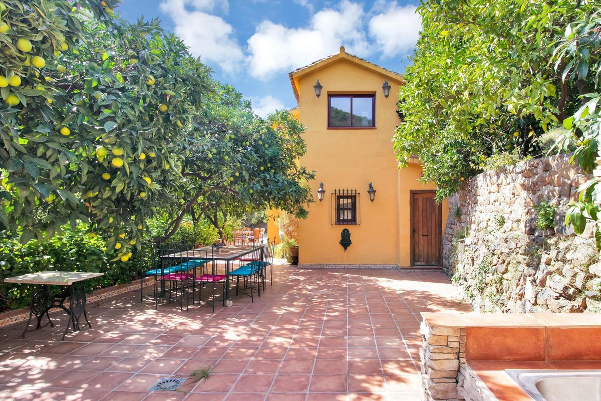 3 Bed Townhouse for sale in Ojén Costa Del Sol, Málaga, Spain