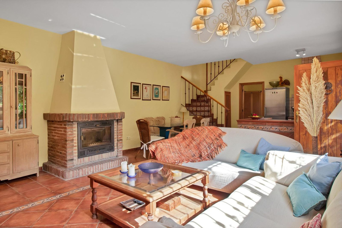 3 Bed Townhouse for sale in Ojén Costa Del Sol, Málaga, Spain
