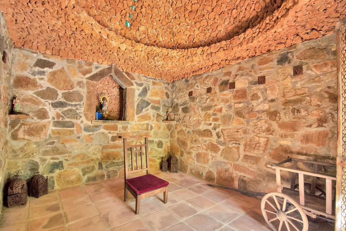 3 Bed Townhouse for sale in Ojén Costa Del Sol, Málaga, Spain