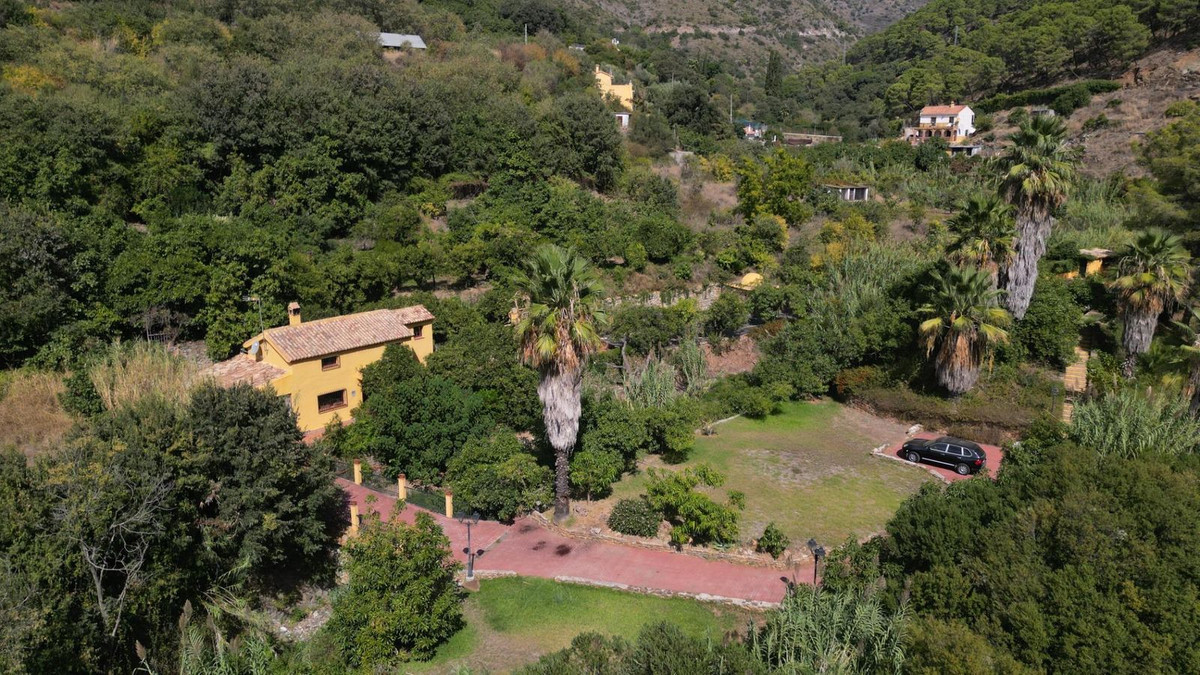 3 Bed Townhouse for sale in Ojén Costa Del Sol, Málaga, Spain