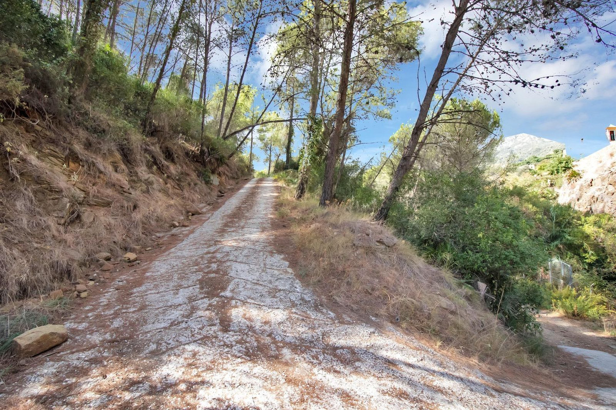 3 Bed Townhouse for sale in Ojén Costa Del Sol, Málaga, Spain