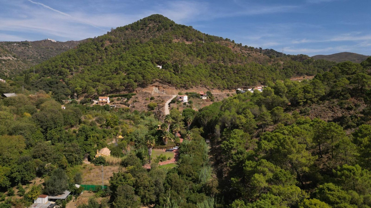 3 Bed Townhouse for sale in Ojén Costa Del Sol, Málaga, Spain