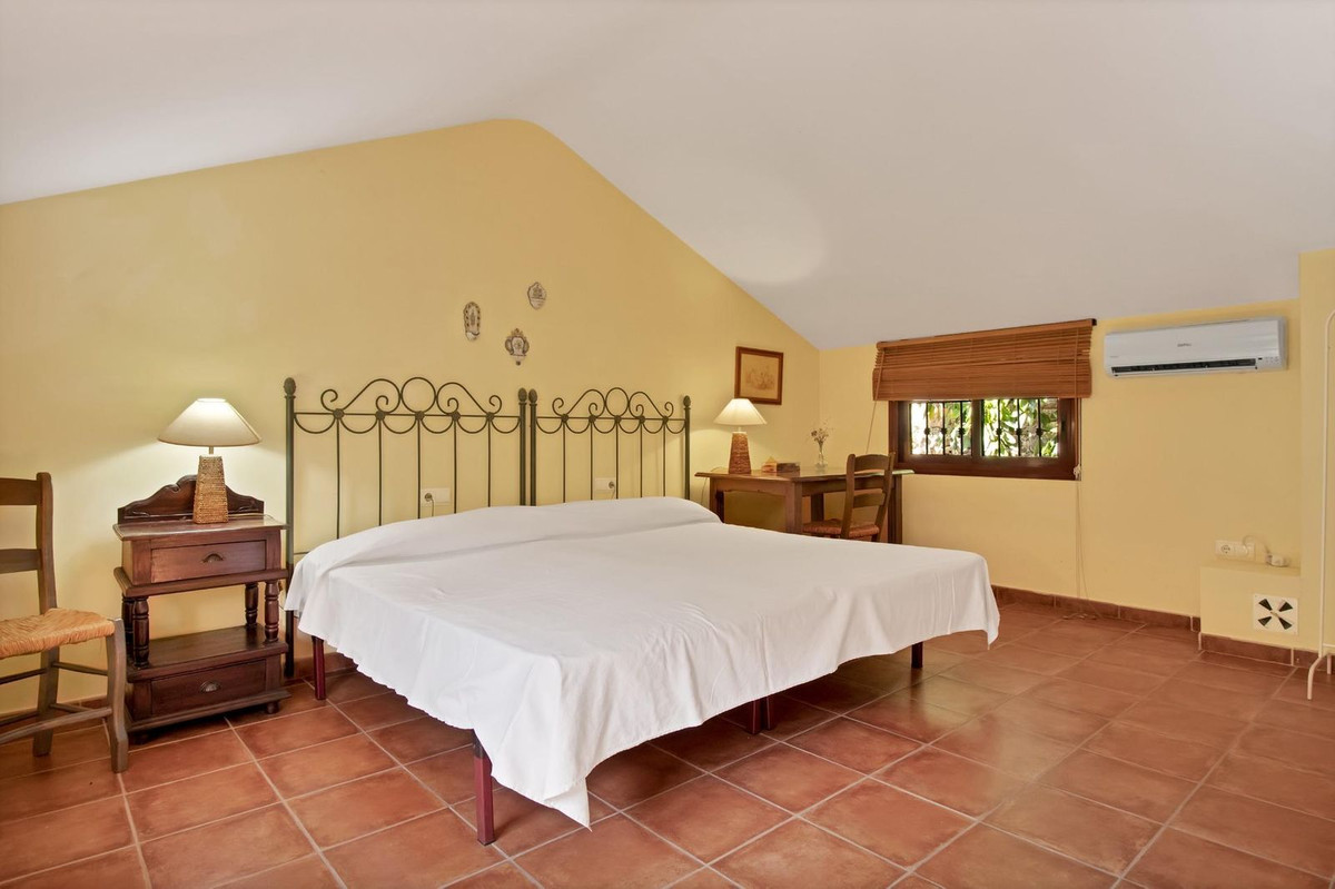 3 Bed Townhouse for sale in Ojén Costa Del Sol, Málaga, Spain