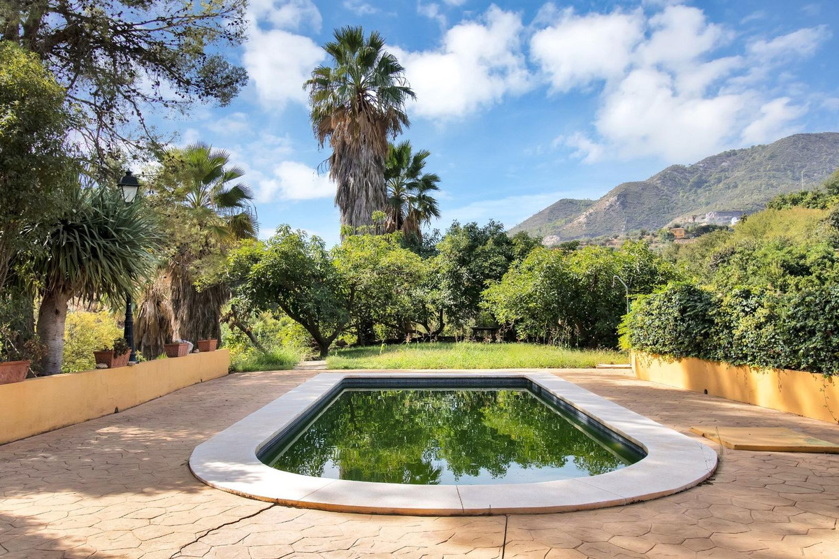 3 Bed Townhouse for sale in Ojén Costa Del Sol, Málaga, Spain