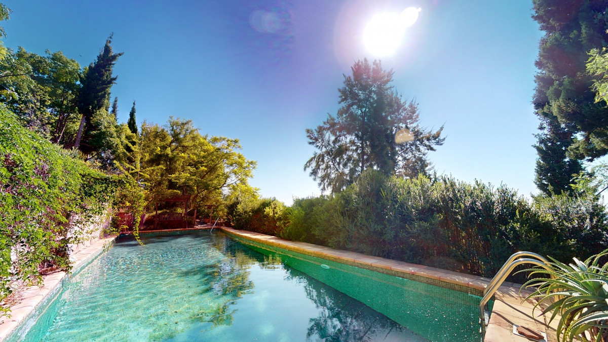 4 Bed Townhouse for sale in Nerja Costa Del Sol East, Málaga, Spain