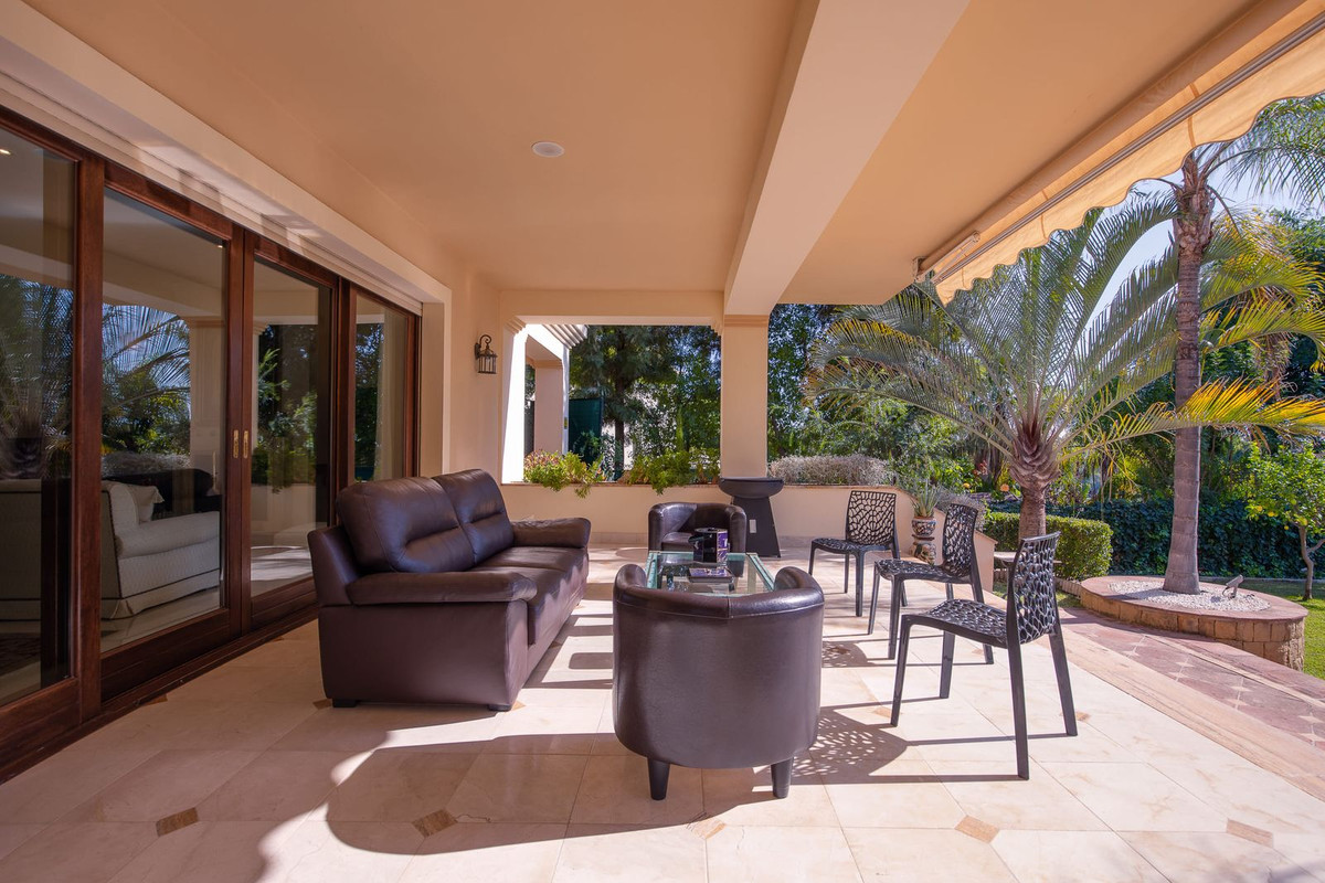 6 Bed Townhouse for sale in Los Arqueros Costa Del Sol, Málaga, Spain