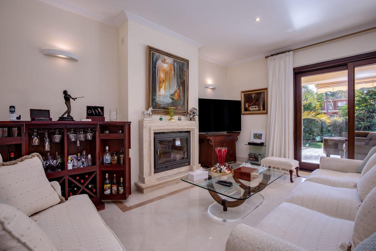 6 Bed Townhouse for sale in Los Arqueros Costa Del Sol, Málaga, Spain