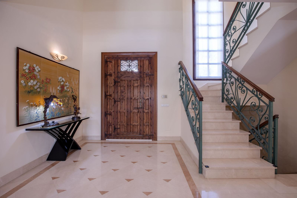 6 Bed Townhouse for sale in Los Arqueros Costa Del Sol, Málaga, Spain