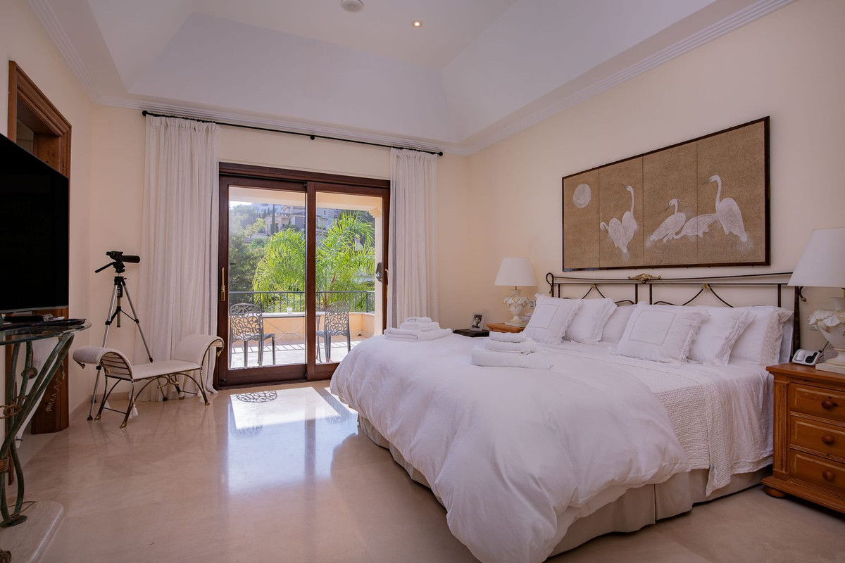 6 Bed Townhouse for sale in Los Arqueros Costa Del Sol, Málaga, Spain