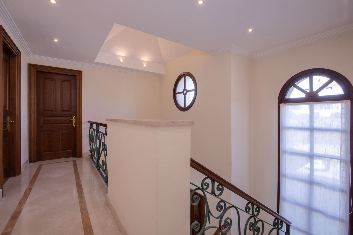 6 Bed Townhouse for sale in Los Arqueros Costa Del Sol, Málaga, Spain