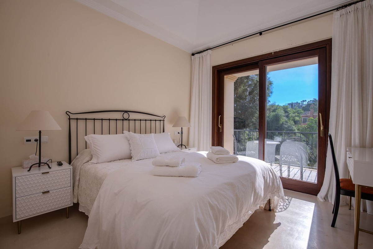 6 Bed Townhouse for sale in Los Arqueros Costa Del Sol, Málaga, Spain