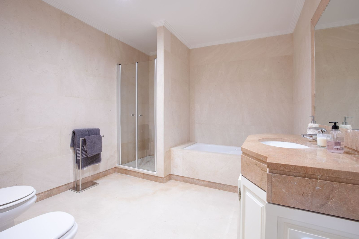 6 Bed Townhouse for sale in Los Arqueros Costa Del Sol, Málaga, Spain