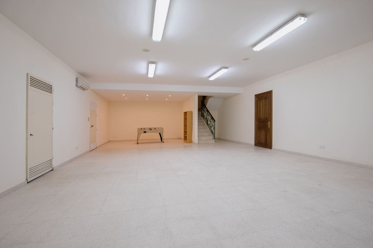 6 Bed Townhouse for sale in Los Arqueros Costa Del Sol, Málaga, Spain