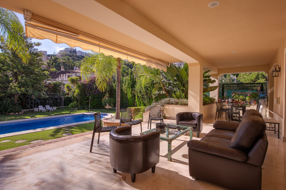 6 Bed Townhouse for sale in Los Arqueros Costa Del Sol, Málaga, Spain