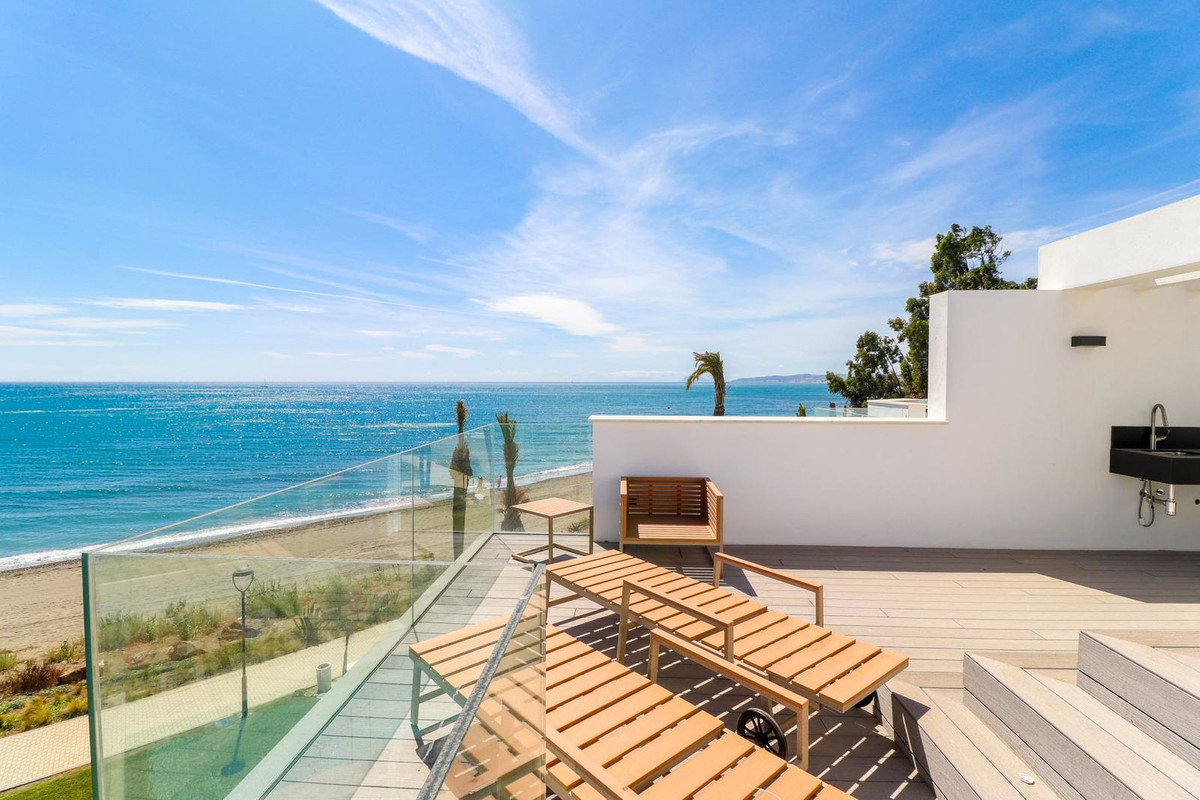 3 Bed Townhouse for sale in Estepona Costa Del Sol, Málaga, Spain
