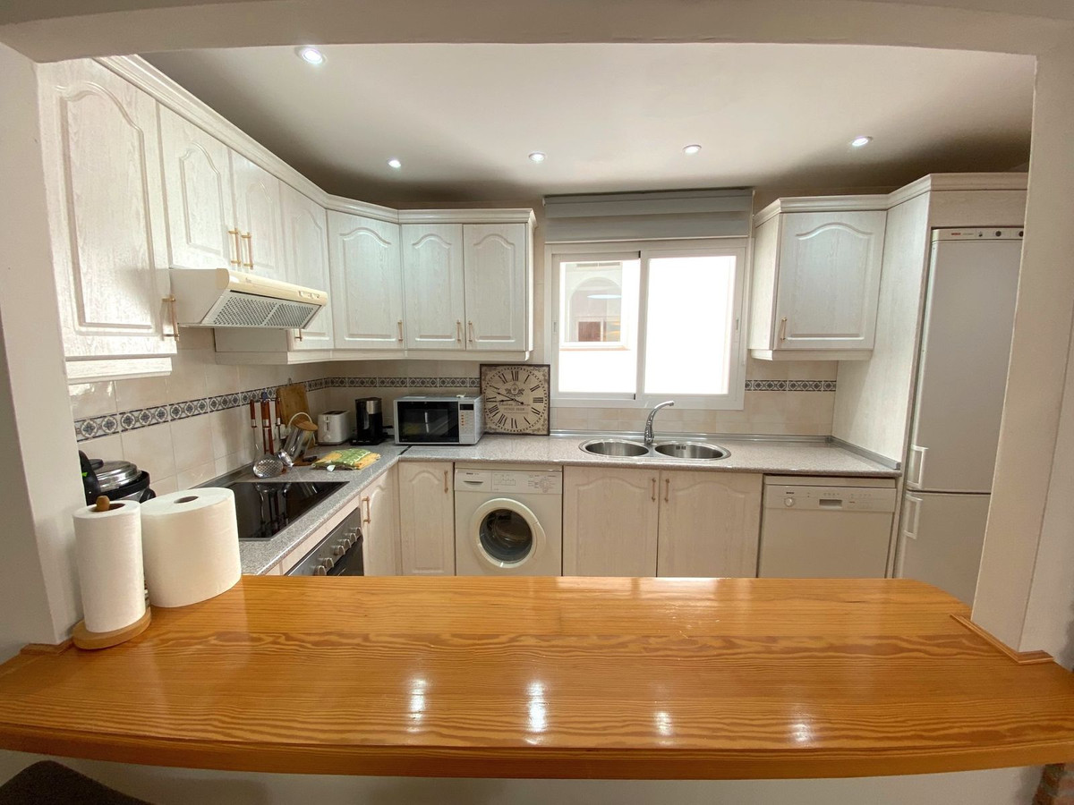2 Bed Apartment for sale in Aloha Costa Del Sol, Málaga, Spain