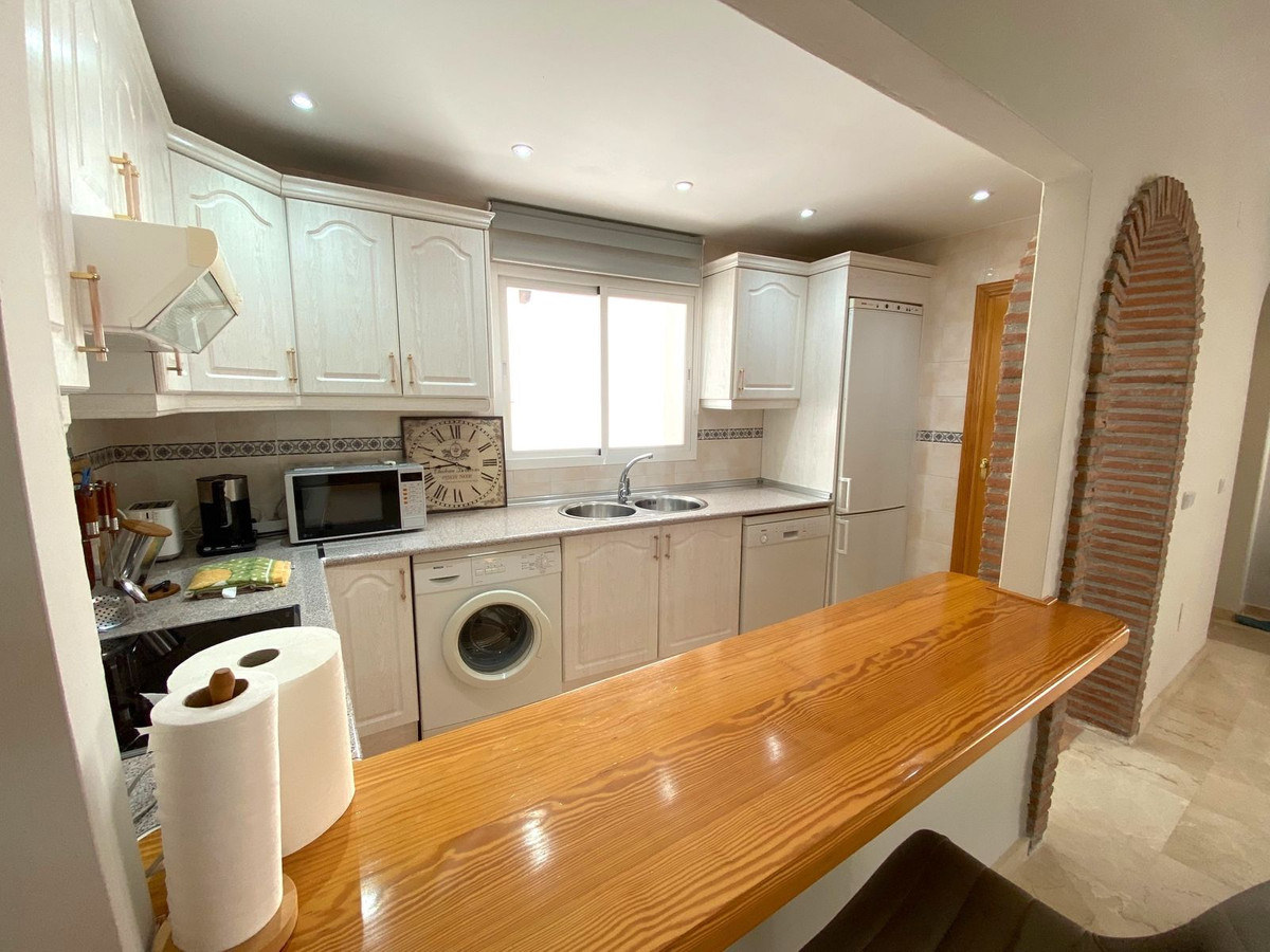 2 Bed Apartment for sale in Aloha Costa Del Sol, Málaga, Spain