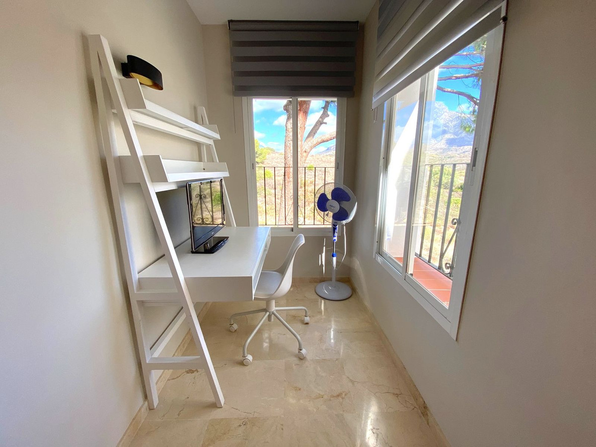 2 Bed Apartment for sale in Aloha Costa Del Sol, Málaga, Spain