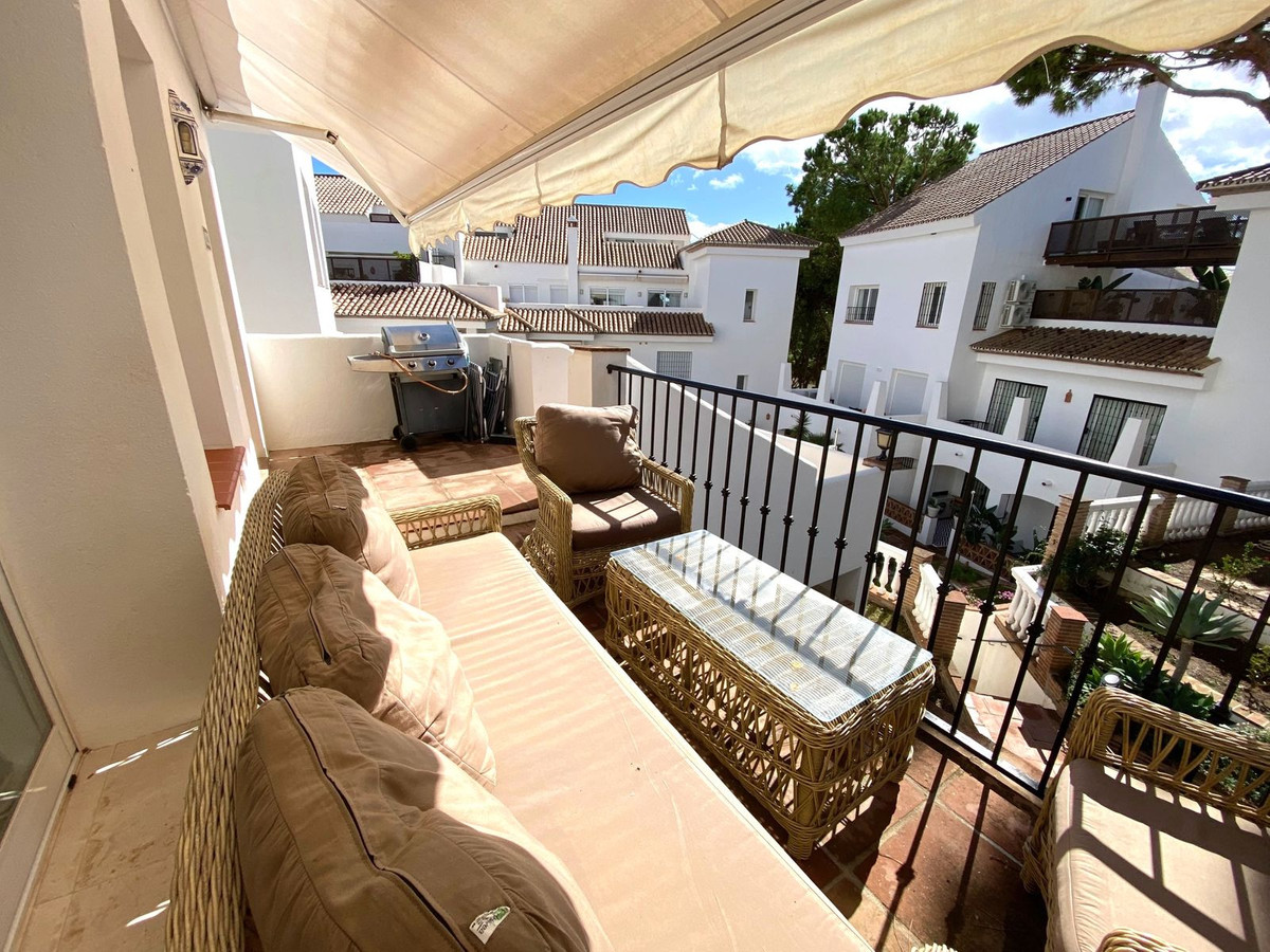 2 Bed Apartment for sale in Aloha Costa Del Sol, Málaga, Spain