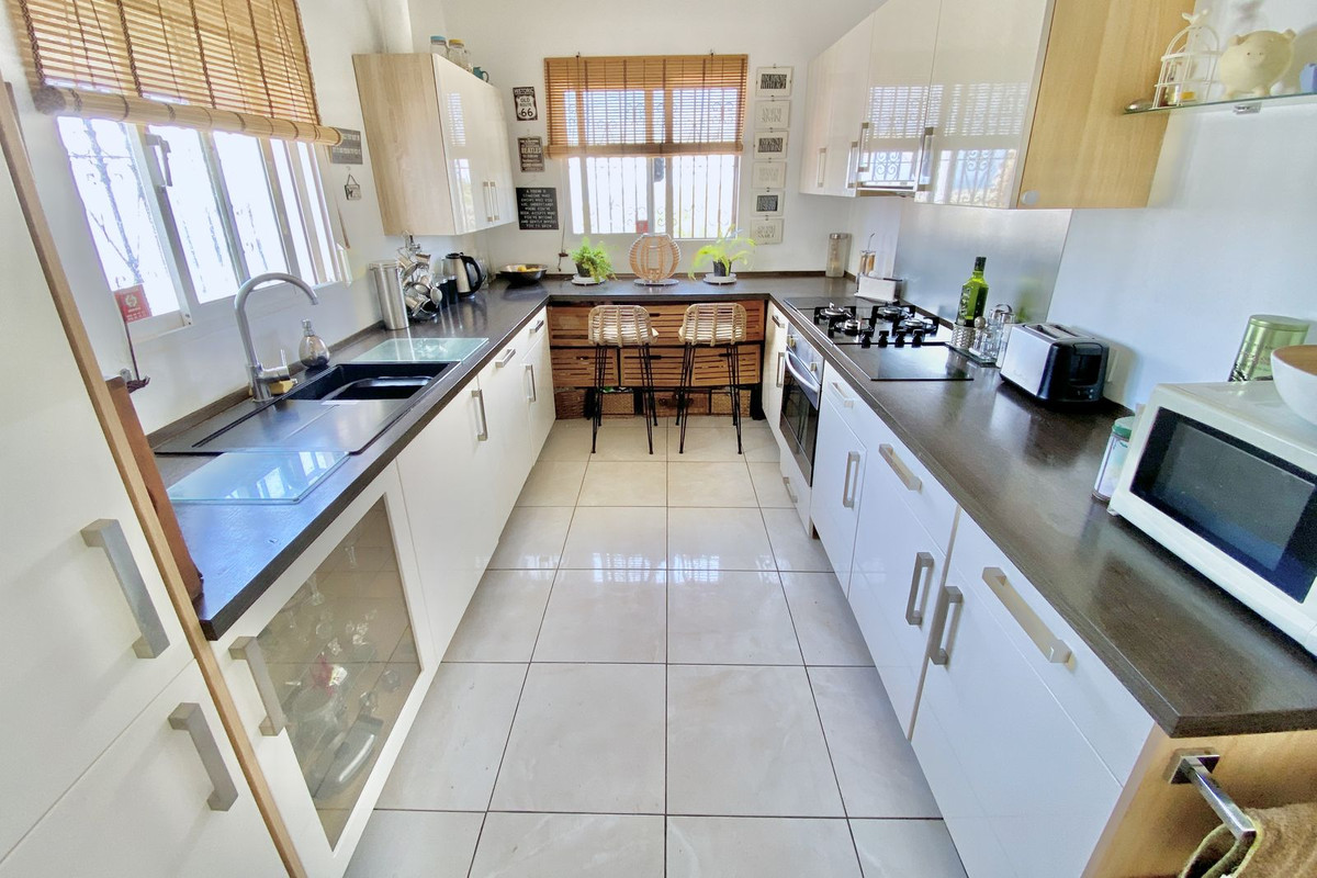 4 Bed Townhouse for sale in La Cala De Mijas Costa Del Sol, Málaga, Spain
