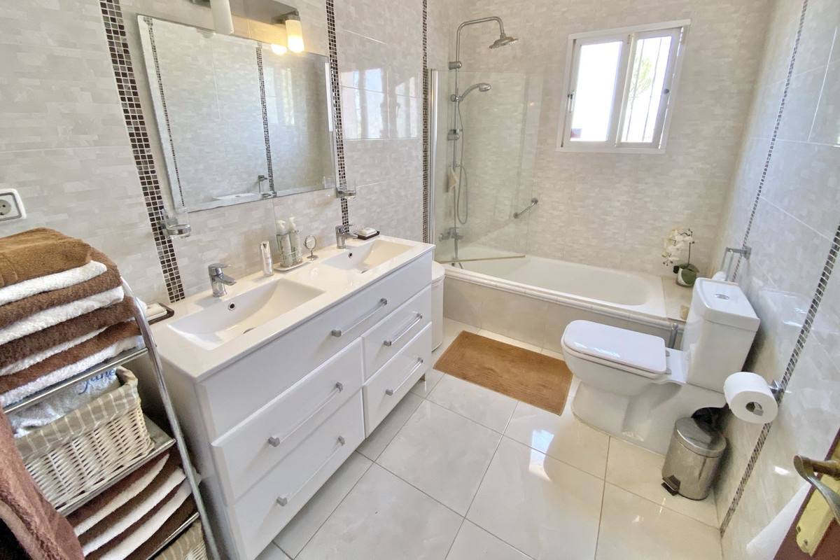 4 Bed Townhouse for sale in La Cala De Mijas Costa Del Sol, Málaga, Spain