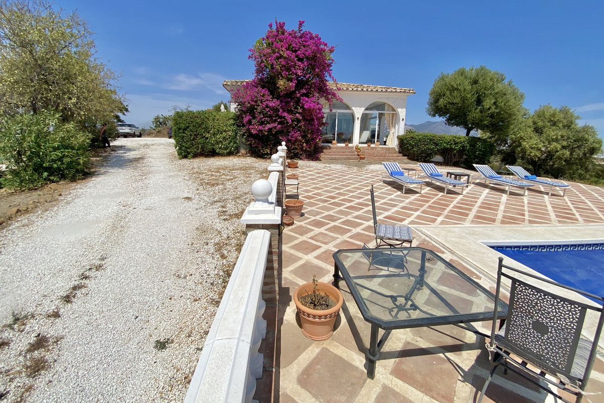 4 Bed Townhouse for sale in La Cala De Mijas Costa Del Sol, Málaga, Spain