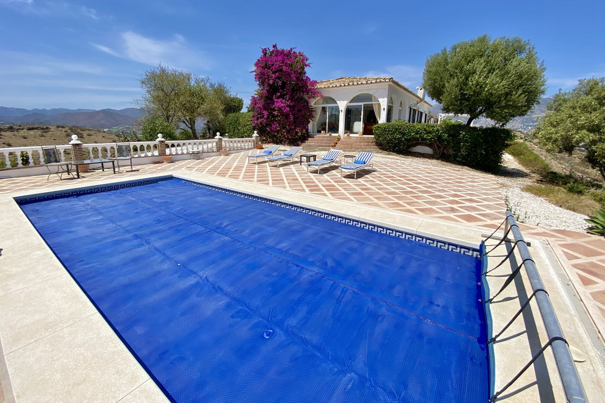 4 Bed Townhouse for sale in La Cala De Mijas Costa Del Sol, Málaga, Spain
