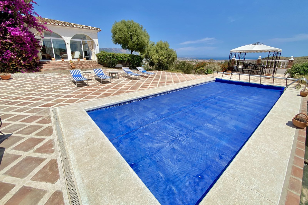 4 Bed Townhouse for sale in La Cala De Mijas Costa Del Sol, Málaga, Spain
