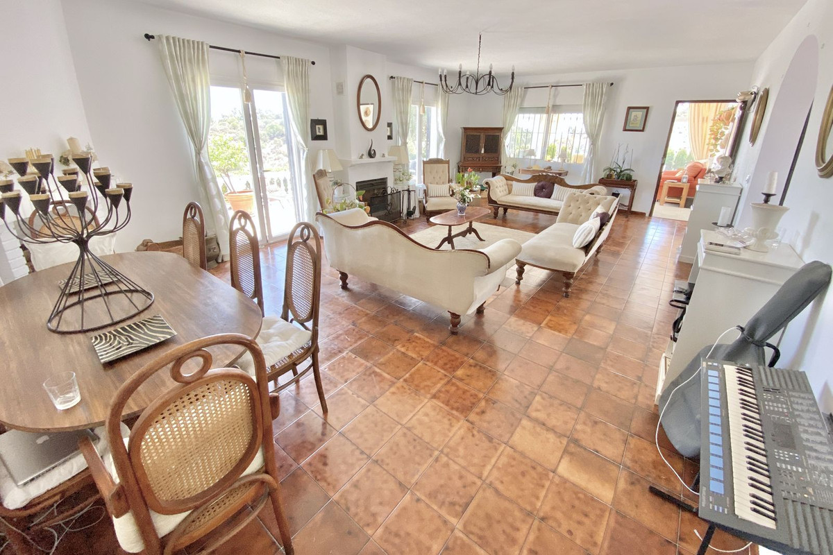 4 Bed Townhouse for sale in La Cala De Mijas Costa Del Sol, Málaga, Spain