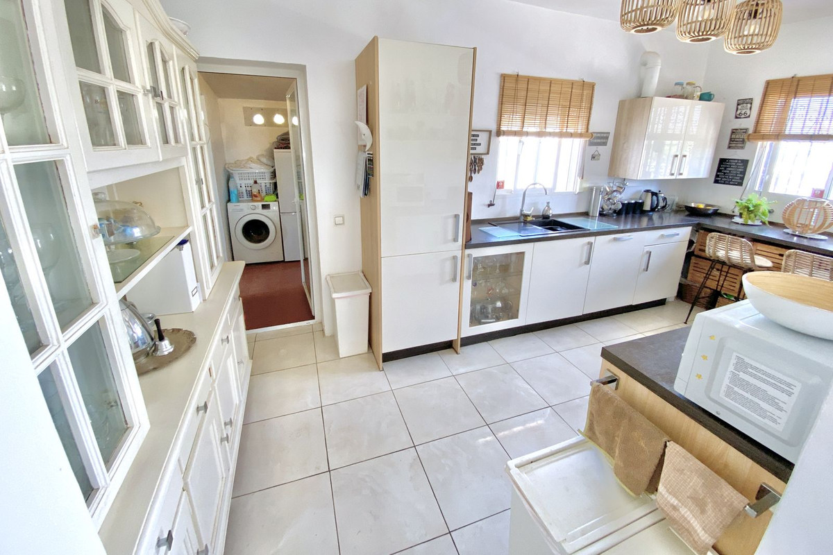4 Bed Townhouse for sale in La Cala De Mijas Costa Del Sol, Málaga, Spain