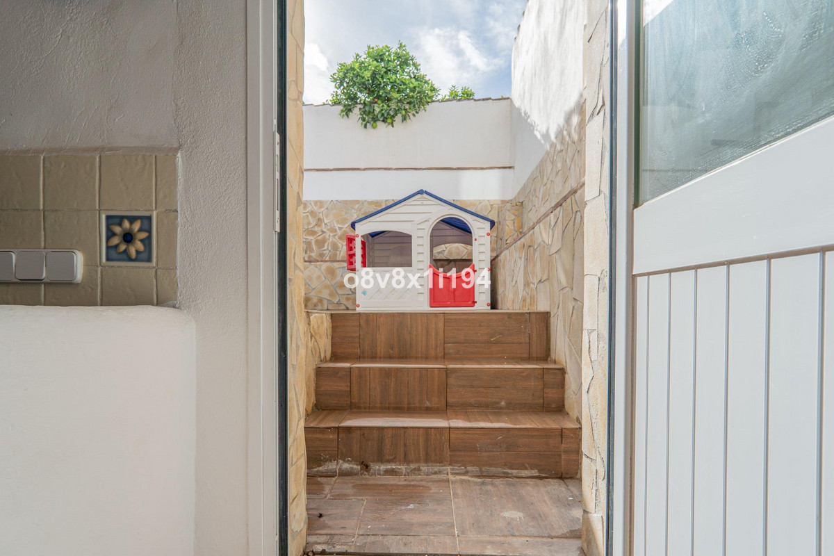 Se vende Villa - Chalet de 4 dormitorios en Costa Del Sol, Málaga, España