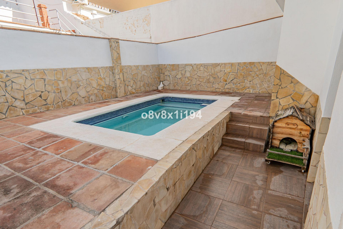 Se vende Villa - Chalet de 4 dormitorios en Costa Del Sol, Málaga, España