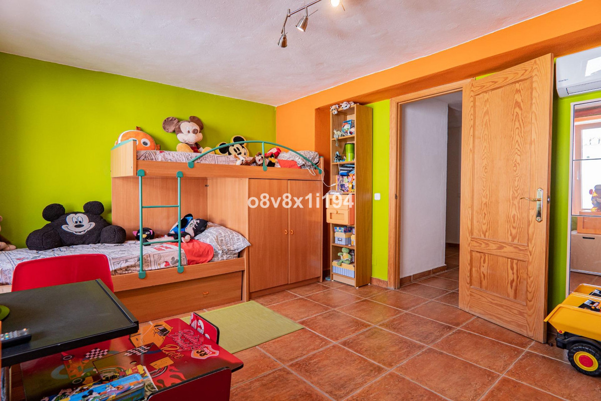 Se vende Villa - Chalet de 4 dormitorios en Costa Del Sol, Málaga, España