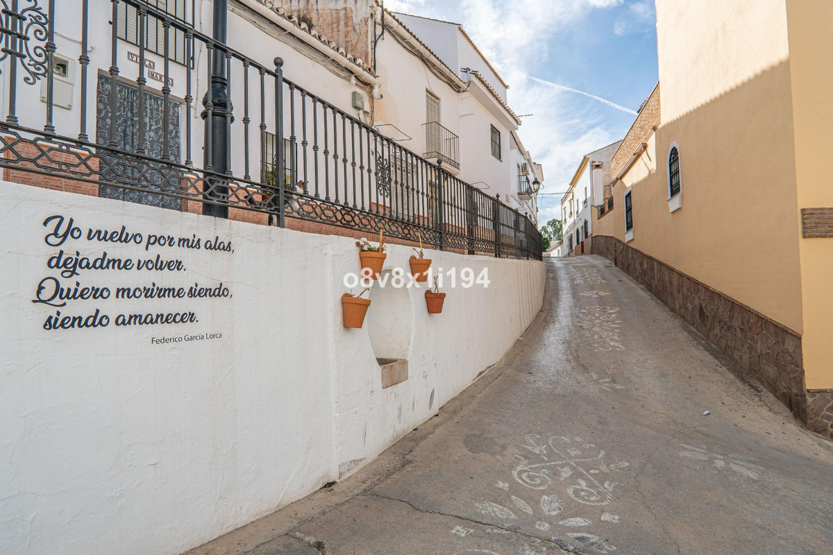 Se vende Villa - Chalet de 4 dormitorios en Costa Del Sol, Málaga, España