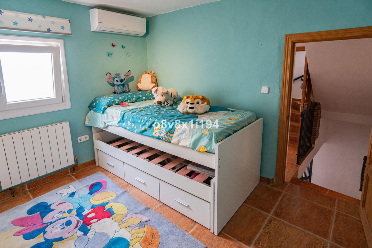 Se vende Villa - Chalet de 4 dormitorios en Costa Del Sol, Málaga, España