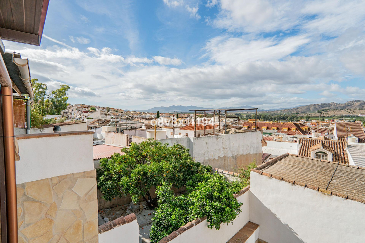 Se vende Villa - Chalet de 4 dormitorios en Costa Del Sol, Málaga, España