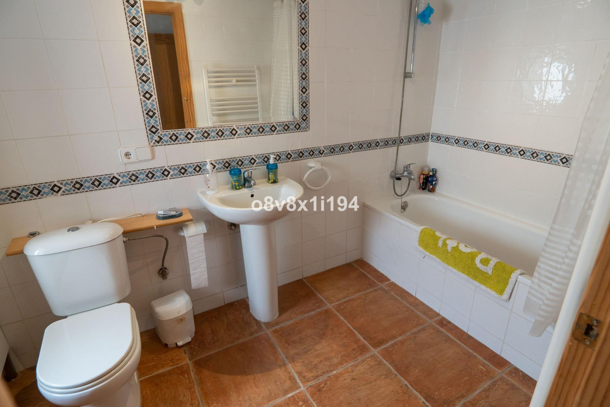 Se vende Villa - Chalet de 4 dormitorios en Costa Del Sol, Málaga, España