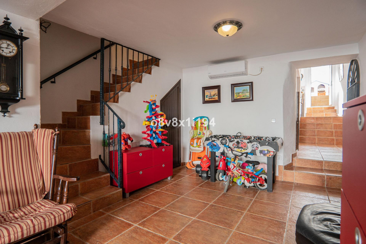 Se vende Villa - Chalet de 4 dormitorios en Costa Del Sol, Málaga, España