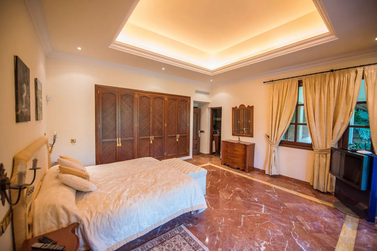 Se vende Villa - Chalet de 8 dormitorios en Costa Del Sol, Málaga, España