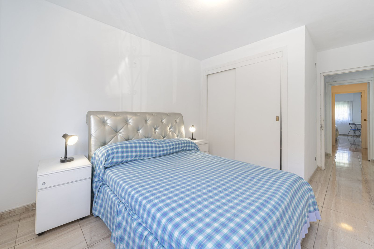 4 Bed Apartment for sale in Nueva Andalucía Costa Del Sol, Málaga, Spain