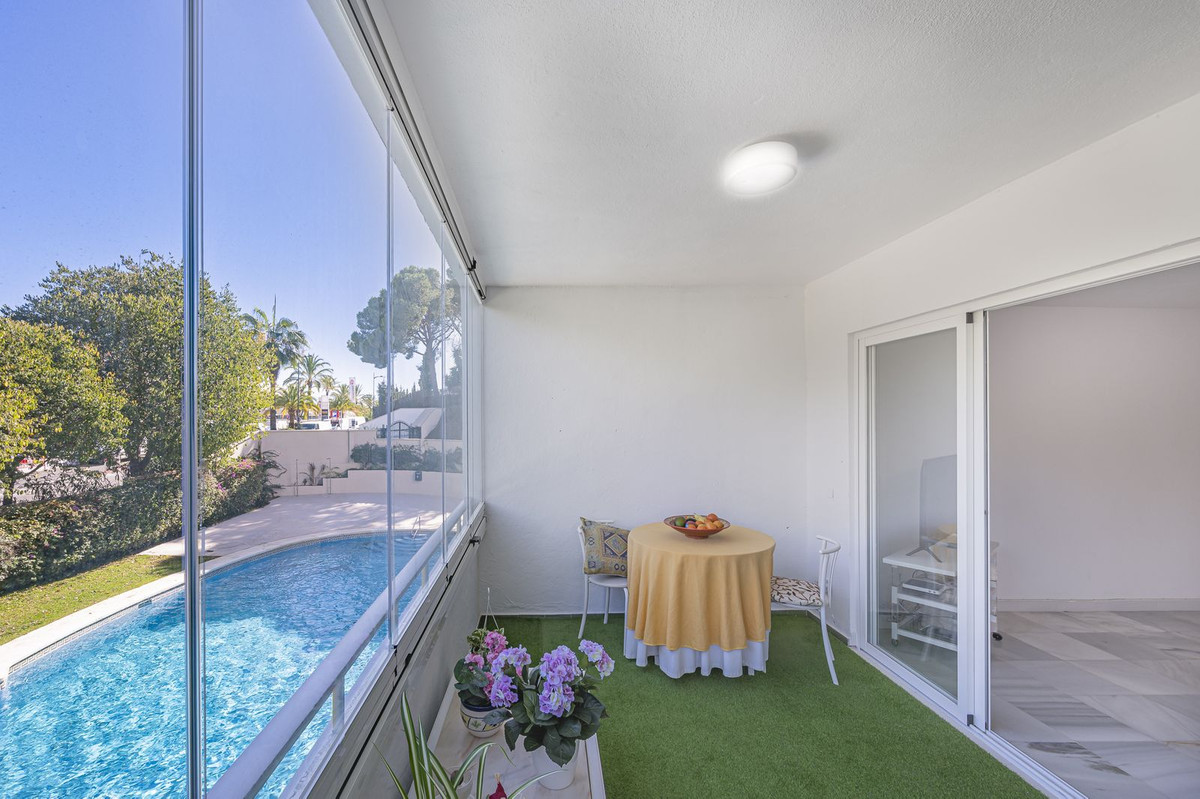 4 Bed Apartment for sale in Nueva Andalucía Costa Del Sol, Málaga, Spain