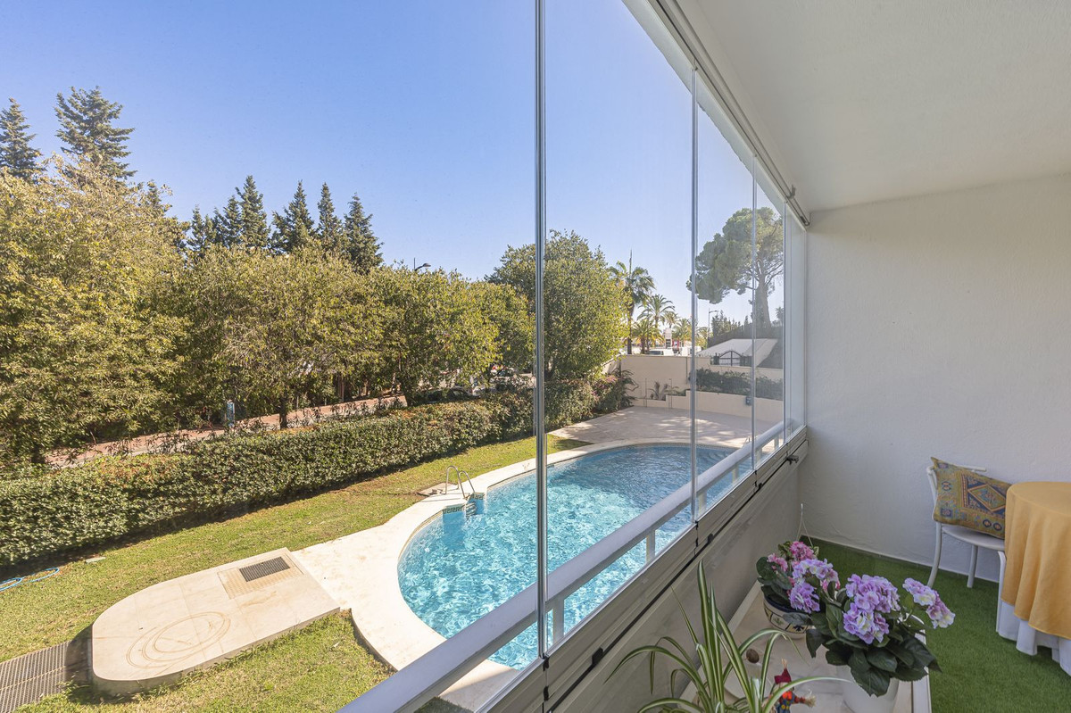 4 Bed Apartment for sale in Nueva Andalucía Costa Del Sol, Málaga, Spain