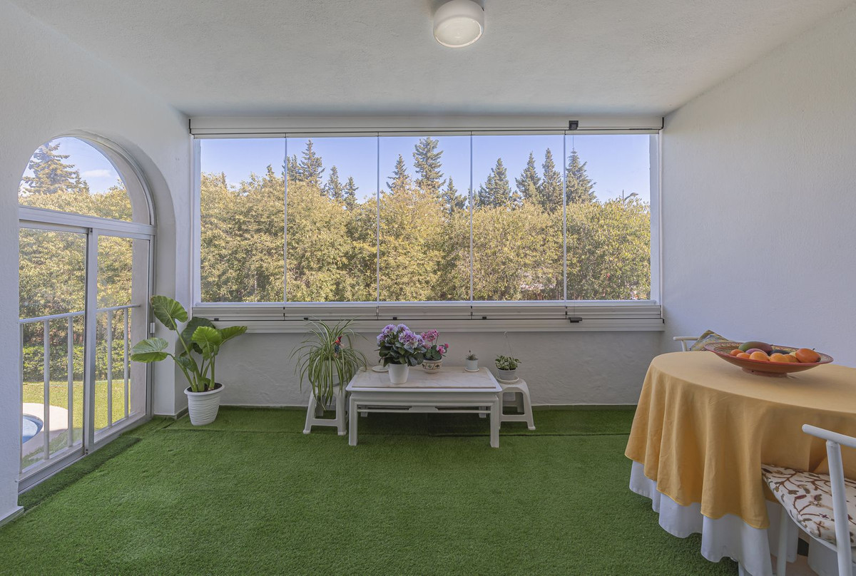 4 Bed Apartment for sale in Nueva Andalucía Costa Del Sol, Málaga, Spain
