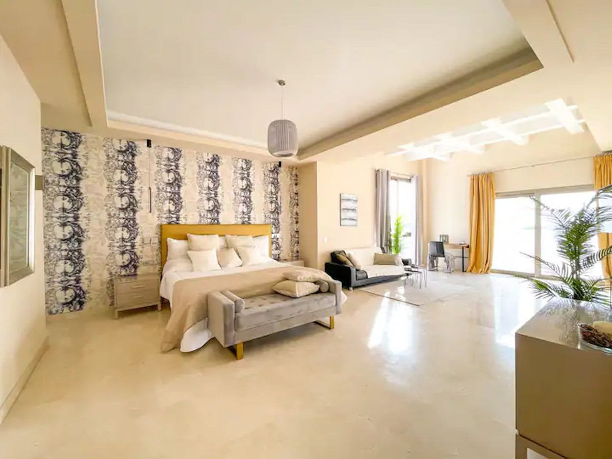 Se vende Villa - Chalet de 5 dormitorios en Costa Del Sol, Málaga, España