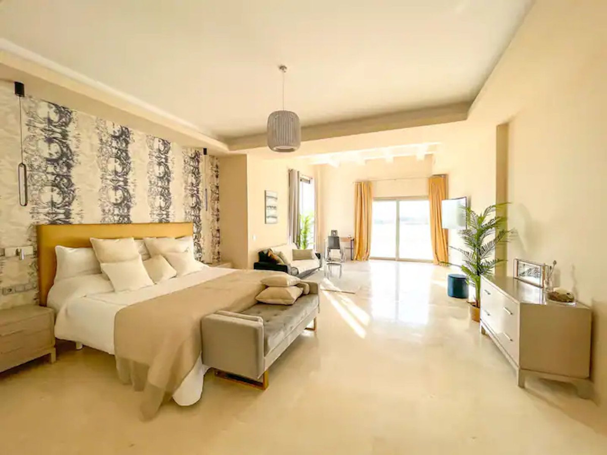 Se vende Villa - Chalet de 5 dormitorios en Costa Del Sol, Málaga, España