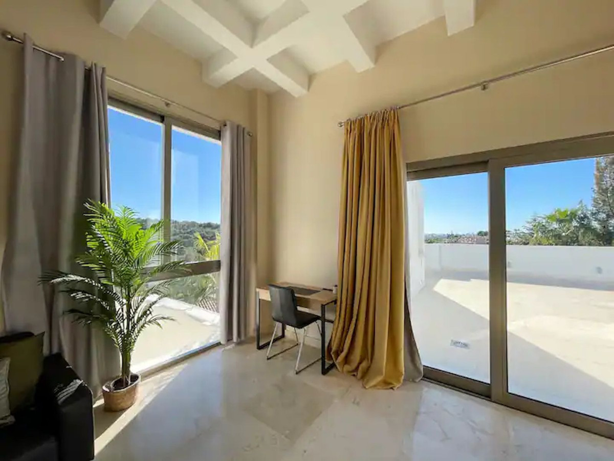 Se vende Villa - Chalet de 5 dormitorios en Costa Del Sol, Málaga, España