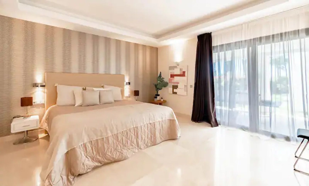 Se vende Villa - Chalet de 5 dormitorios en Costa Del Sol, Málaga, España