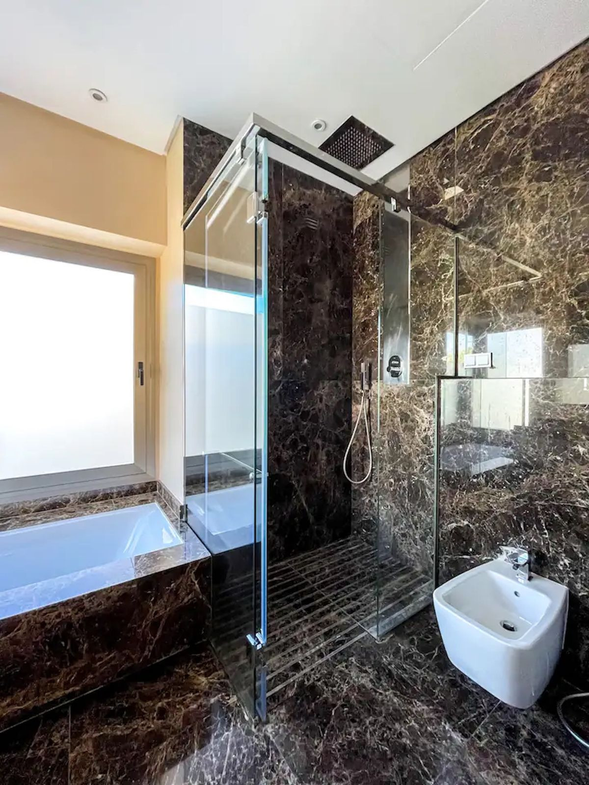 Se vende Villa - Chalet de 5 dormitorios en Costa Del Sol, Málaga, España