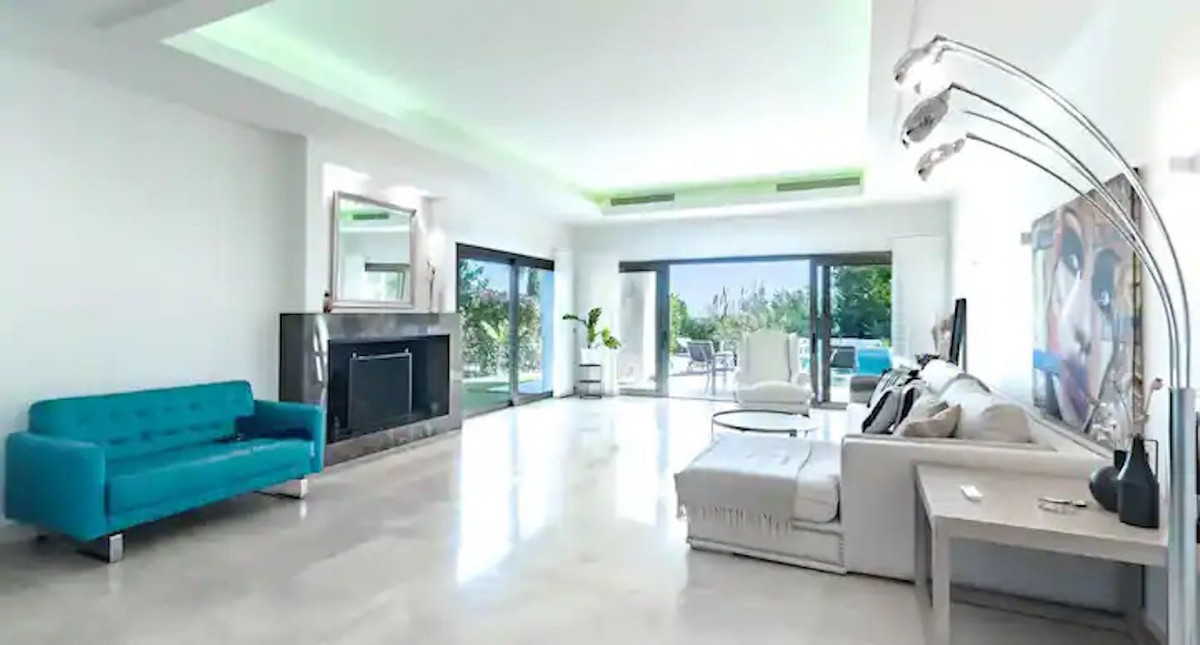 Se vende Villa - Chalet de 5 dormitorios en Costa Del Sol, Málaga, España